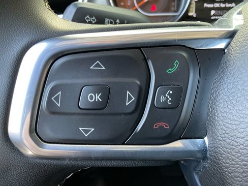 Used 2023 Jeep Wrangler Unlimited Sahara AWD/4WD image 32