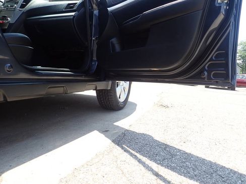 Used 2010 Subaru Outback 2.5i Premium image 28