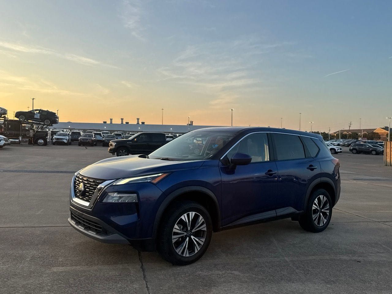 Used 2023 Nissan Rogue SV AWD/4WD image 10