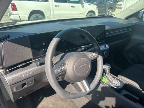 Used 2024 Hyundai Kona SE image 30