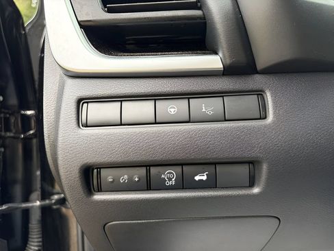 Used 2025 Nissan Rogue SL w/ SL Premium Package AWD/4WD image 19