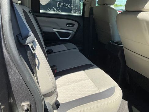 Used 2024 Nissan Titan SV w/ SV Convenience Package image 9