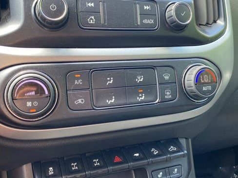 Used 2022 Chevrolet Colorado ZR2 AWD/4WD image 16