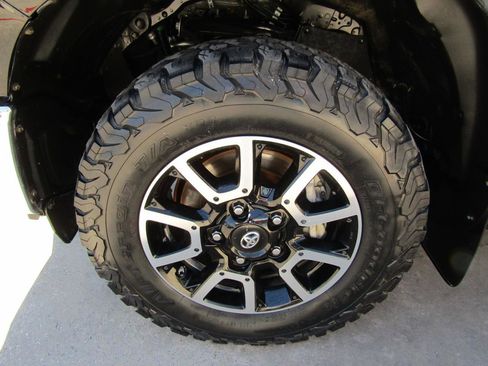 Used 2018 Toyota Tundra Limited w/ Limited Premium Package image 7