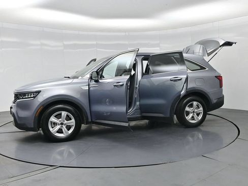 Certified 2023 Kia Sorento LX FWD image 37