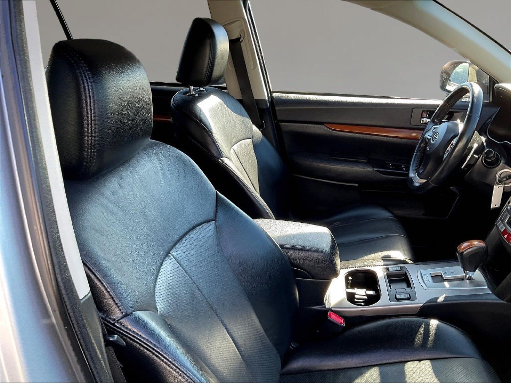 Used 2014 Subaru Outback 2.5i Limited AWD/4WD image 25