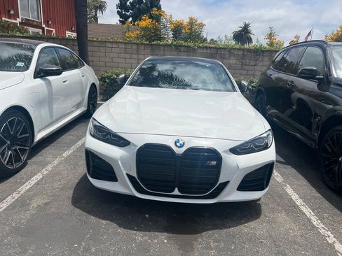 Used 2022 BMW M440i Coupe RWD image 2