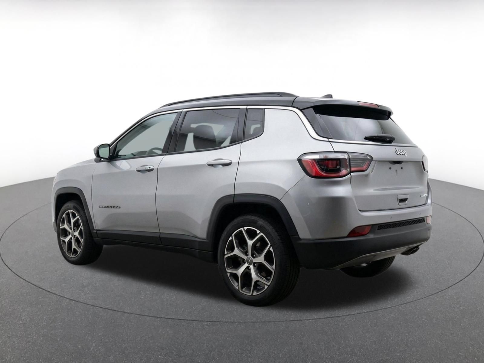 Used 2025 Jeep Compass Limited AWD/4WD image 6