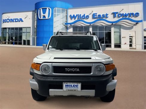 Used 2013 Toyota FJ Cruiser 4WD w/ Upgrade Pkg image 3