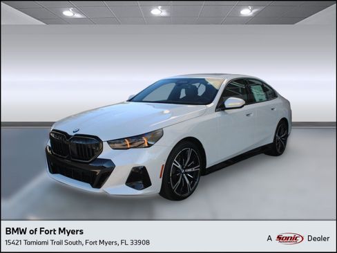 Used 2026 BMW 530i xDrive w/ M Sport Package AWD/4WD image 1