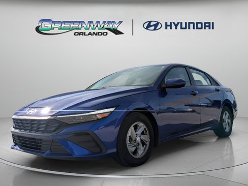 Certified 2025 Hyundai Elantra SE FWD image 8
