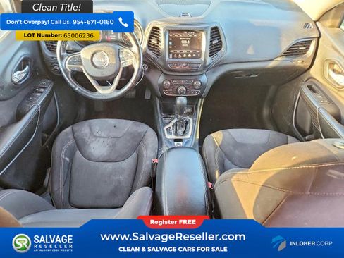Used 2015 Jeep Cherokee Latitude FWD image 11