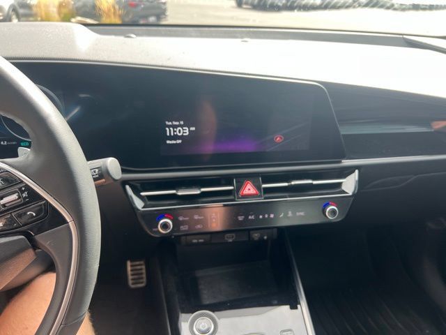 Used 2023 Kia Niro Wave w/ Wave Preserve Package FWD image 9