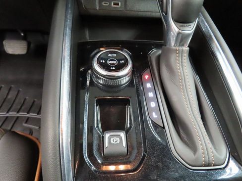 Used 2025 GMC Canyon AT4 w/ Technology Plus Package image 52