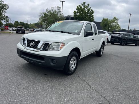 Used 2014 Nissan Frontier S RWD image 1