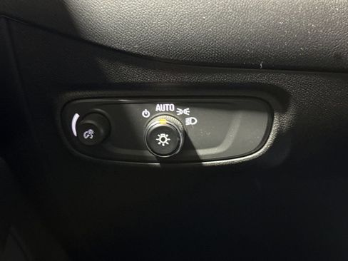 Used 2023 Chevrolet Equinox LT FWD image 18