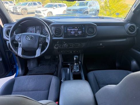 Used 2018 Toyota Tacoma TRD Sport w/ Technology Package AWD/4WD image 30