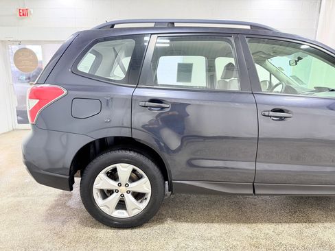 Used 2015 Subaru Forester 2.5i w/ Alloy Wheel Package image 9