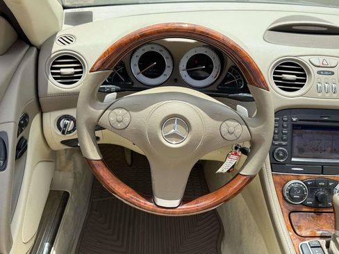 Used 2009 Mercedes-Benz SL 550 image 10