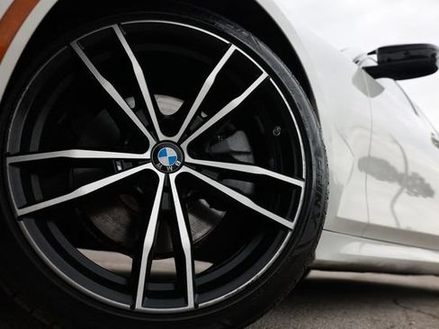 Used 2020 BMW 330i Sedan w/ M Sport Package RWD image 33