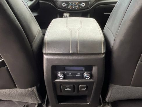 Used 2021 Chevrolet Traverse RS AWD/4WD image 24