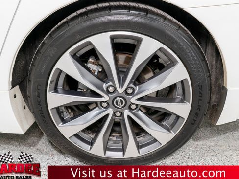 Used 2021 Nissan Maxima Platinum w/ Sport Mat Group FWD image 10