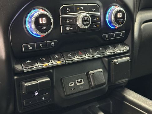 Used 2019 GMC Sierra 1500 Denali w/ Denali Ultimate Package AWD/4WD image 25