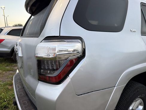 Used 2019 Toyota 4Runner SR5 AWD/4WD image 10