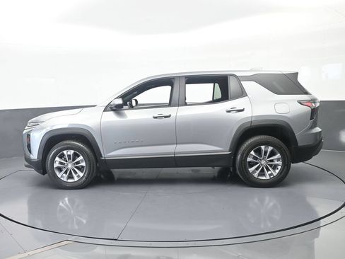 Used 2026 Chevrolet Equinox LT FWD image 3