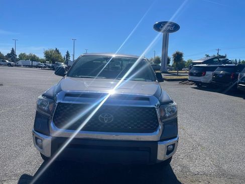 Used 2021 Toyota Tundra SR5 RWD image 2
