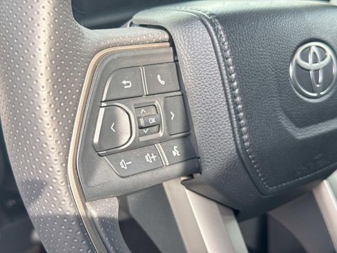 Used 2025 Toyota 4Runner SR5 image 29