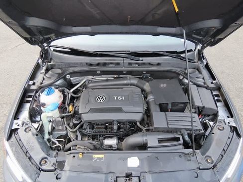 Used 2016 Volkswagen Jetta Sport w/ Lighting Package image 10