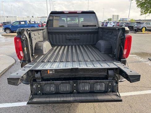 Used 2022 GMC Sierra 1500 SLT w/ SLT Premium Plus Package AWD/4WD image 13