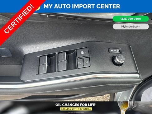 Certified 2025 Toyota Highlander Limited AWD/4WD image 12