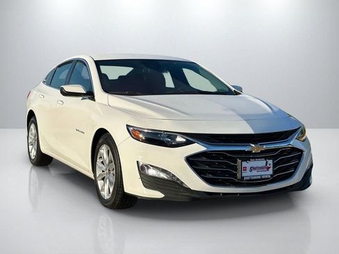 Used 2024 Chevrolet Malibu LT image 3