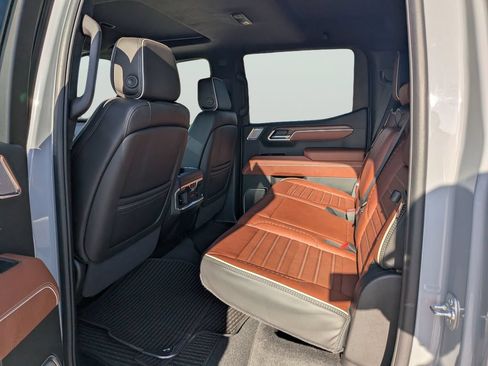 Used 2025 GMC Sierra 1500 Denali Ultimate AWD/4WD image 17