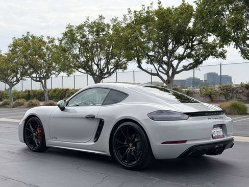 Used 2018 Porsche 718 Cayman S RWD image 7