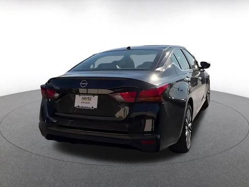 Used 2025 Nissan Altima 2.5 SV FWD image 12