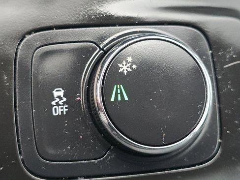 Used 2019 Chevrolet Traverse LT FWD image 30