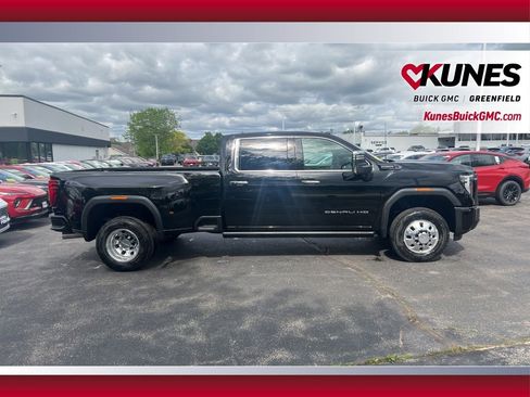 New 2026 GMC Sierra 3500 Denali Ultimate AWD/4WD image 2