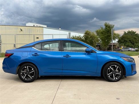 Used 2024 Nissan Sentra SV FWD image 5