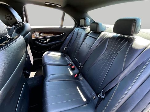 Used 2020 Mercedes-Benz E 350 4MATIC Sedan image 20