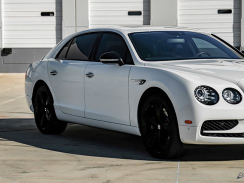 Used 2018 Bentley Flying Spur S V8 image 26
