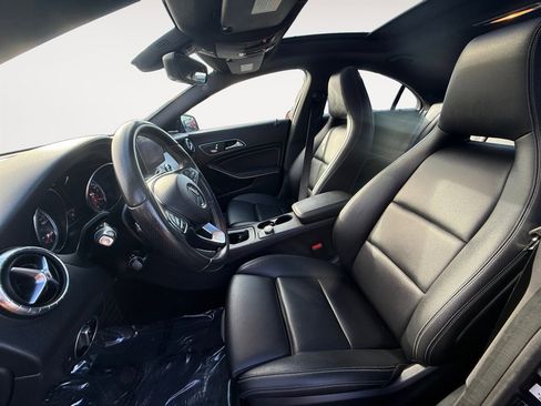 Used 2018 Mercedes-Benz CLA 250 4MATIC w/ Premium Package image 10