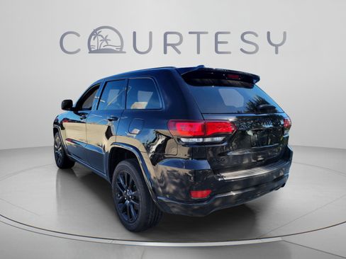 Used 2020 Jeep Grand Cherokee Altitude AWD/4WD image 2