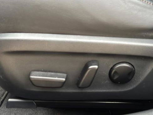 Used 2020 MAZDA MAZDA3 Premium w/ Leather, Moonroof, image 25