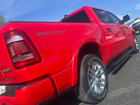 Used 2021 RAM 1500 Laramie w/ Sport Appearance Package AWD/4WD image 12