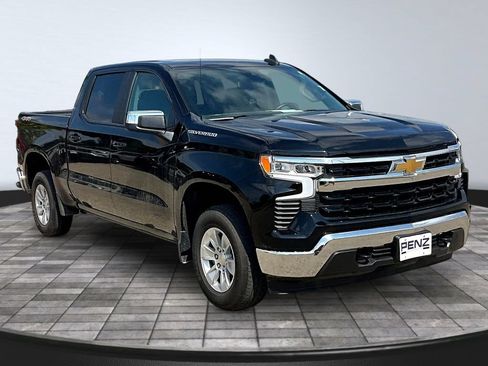 Used 2023 Chevrolet Silverado 1500 LT AWD/4WD image 3