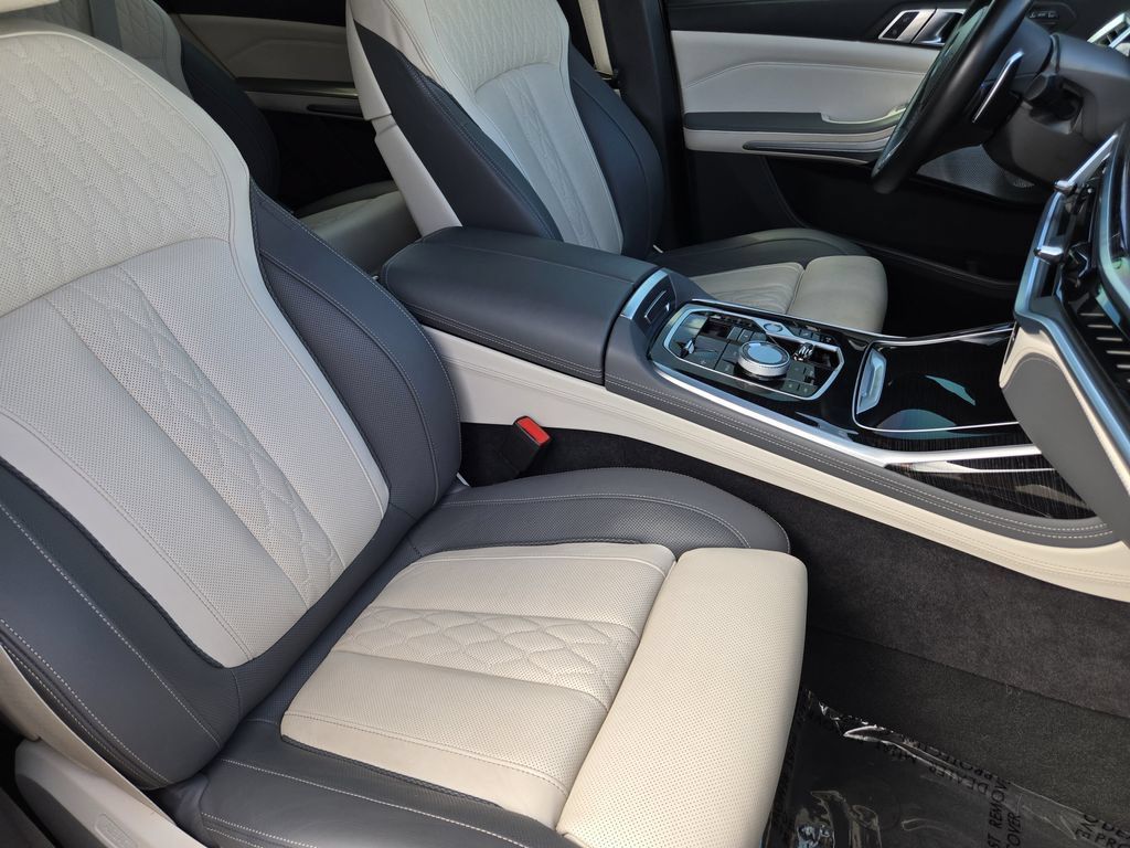 Certified 2024 BMW X7 M60i w/ Executive Package AWD/4WD image 17