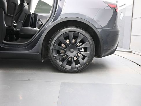 Used 2024 Tesla Model Y Long Range image 16